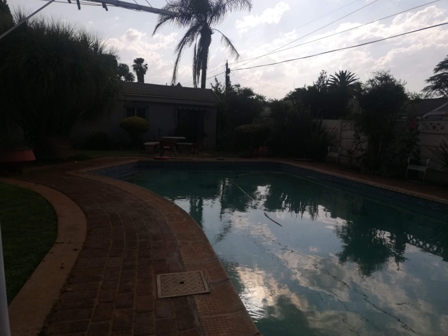 To Let 3 Bedroom Property for Rent in Flamwood North West